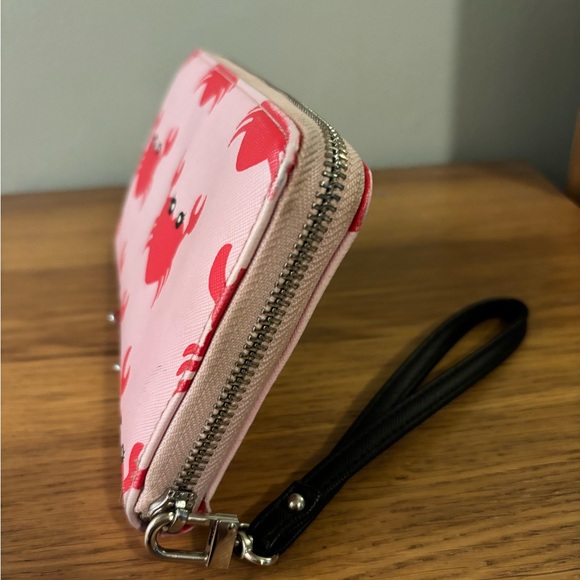Betsey Johnson crab-themed wallet and wristlet pre loved slight wear - Picture 7 of 13